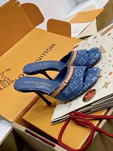 已认证 Lv 路易威登 24 春夏新品 顶级版本 专柜主打最新款牛仔布单鞋 硬货上新 代购级别！高级感十足！国内外博主刷爆的一款，复古又时髦 上脚美炸了！官网主