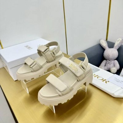 24Ss新款dio*Iviera Dio R Evolution 凉拖橡胶厚底拖鞋 这款 Dio R Evolution 凉拖是二零二四秋季成衣系列的新款单品，