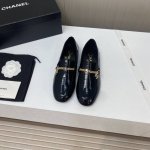 出厂价 顶级品质 Chanel香奈儿24最新 Vintage复古双c扣链条小金球乐福鞋 梦回校园系列，岁末明星同款，上脚秀气，脚感无敌好穿，小圆头大气简约，鞋面