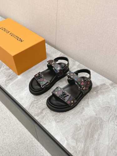 LV 路易威登X TM村上隆联名款拖鞋凉鞋硬货上新BS代购级别！高级感十足！国内外博主刷爆的一款，复古又时髦 上脚美炸了！官网主推款★ t 鞋面：原版小牛皮5D