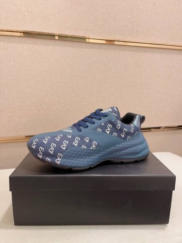 阿玛尼 ARMANI EXCHANGE 官网最新款 AX时尚休闲男鞋，爆款版型简洁大气，潮男专属.独有的官网最新品牌元素元素原版装饰，时尚又大方，面料原版牛皮透