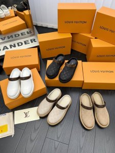 工厂价皮里 ，绒里Louis Vuitton 路易威登 Lv 新款专柜同步发售，鞋面意大利进口专属面料，全进口羊皮内里p，完全1比1复刻，鞋底：特供原版底，独家