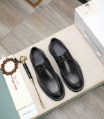 出厂价 顶级货ferraga*菲拉格慕男士正装皮鞋，体现经典的优雅气质 高雅的外观搭配修长的版型，进口牛皮打造，舒适轻盈，套脚式穿脱方便，内里本染小牛皮，超轻发