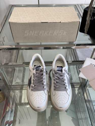 GGDB SNERKERS经典小脏鞋休闲小白鞋涂鸦系列 火红程度上怼小白鞋，下踩各类小脏鞋！明星私服上脚示范 ×就是这么百搭 ！上脚炒鸡舒服 鞋面：原版定制头层