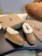 Ugg24年新款 秋季新款女士时尚舒适茸茸毛鞋领厚底休闲便鞋雪地靴 厚底一脚蹬女士雪地靴 颜色：栗色 码数：35-40