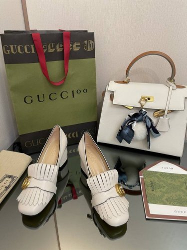 Gucci四季流苏鞋！：1楦形秀气显瘦非一般2横带完美折边3电镀五金贴近原版色，鞋整体效果完全对接原版鞋形，与原来版绝差别。4内里羊皮里 5Cm跟34–40 原