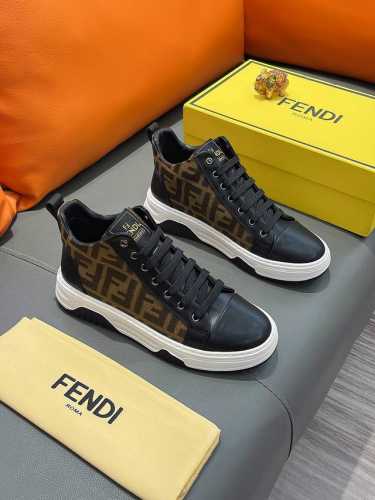 商品名称：Fendi 芬迪 正规码数: 38-44 高帮鞋 商品材料：精选 牛皮鞋面，柔软羊皮内里；原厂大底。