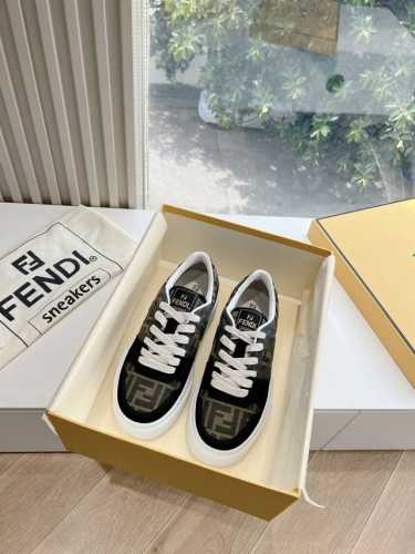 G036Fendi 芬迪年款老佛爷双f老花拼接潮流小白鞋低帮系带板鞋休闲鞋 鞋面：原版羽绒 内里：原版内里 大底：原版大底 鞋码：女码35-41 40-41定制