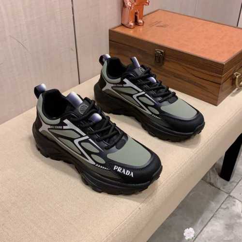 新款: 厂价: 普拉达prada* 最新爆款休闲鞋，顶端品牌奢侈～代购，顶级～质量 鞋面選用进口透气特殊面料搭配材质透气网布垫脚 精细做工 原版个性时尚柔软橡膠