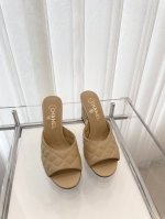 小香2024夏季新品 ～～～小香高跟凉鞋！同原版1：1复制！非市场普通版本。 面料：羊皮 内里：羊皮 跟高：8.5Cm 码数：35-39 40定做不退换 编号6