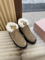 出厂价 Miumiu 缪缪 秋冬走秀款 系带厚底加毛内里乐福鞋 经常出现在各大时装杂志封面 各路明星、小红书博主都有钟爱，搭配五金logo更显优雅，上脚尤为惊艳