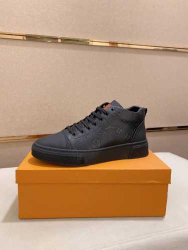 工厂价 Louis Vuitton 路易威登 Lv 可换皮里，毛里 顶级新款专柜同步发售，鞋面意大利进口头层牛皮，全进口羊皮内里，完全1比1复刻，鞋底：原厂特供