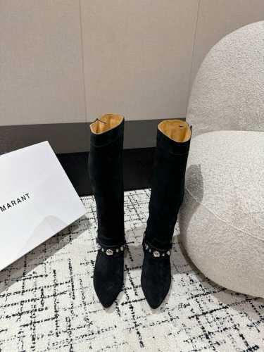 Isabel Marant Aw 秋冬经典复古长靴 西部风裸靴主宰 24Ss秀场，牛仔靴无疑是历久弥新的其一鞋款，而秋冬系列靴履则是超脱经典的出色之作 各大in