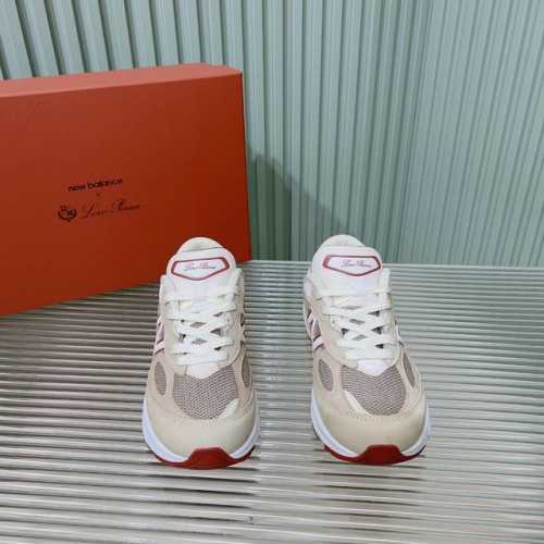 顶级 通货 顶奢联名！Loro Piana 携手 New Balance！ 顶奢时尚与运动品牌梦幻跨界， 高端运动 逐渐成为当下年轻人对品质生活的全新选择。 拥