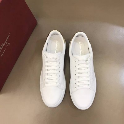 F新品男士低帮绑带休闲鞋，以柔软牛皮材质制成,采用轻质原版大底，鞋面侧面激光镂空logo装饰，简约风格，整双鞋款呈现都市运动风尚，上脚超级柔软舒适！Size：3