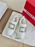 Roger Vivier 罗杰维维亚新款小羊皮云朵Puffy乐福鞋 休闲厚底运动鞋 ootd 面包鞋，简便运动休闲鞋汲取60年代的太空元素，以脚感轻便和新颖设计