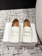 400 jacquemus 潮牌 25/方头乐福鞋 美丽且实用的早春新品，简单随意穿出时髦感，方头设计真的好时髦！牛仔裤 小裙子搭配不在话下！可可爱爱没有脑袋