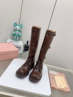 出厂短靴 ，长靴 高版本 Miu Miu Fw24 New Arrival～ 缪缪秋冬秀款 短靴新品经典机车靴造型，帅气摩登 代购级别断货王爆款 Miumiu谬