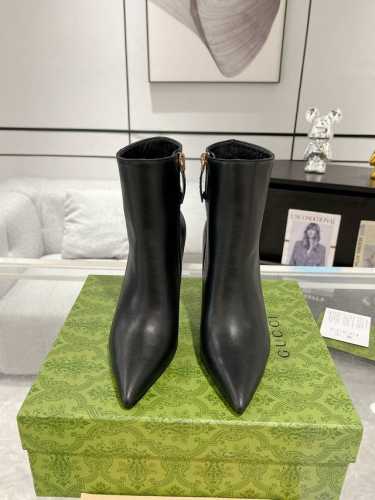 Gucci 24Ss 秋冬高跟短靴专柜购买原版一比一打造 鞋面：Gg印花布面 牛皮 内里：羊皮 真皮大底 跟高10.5Cm 码数:35-42 40.41.42定