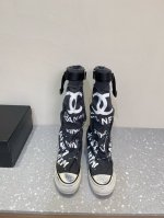 Chanel 香家 24Vs秋冬新款 厚底帆布 长靴子系列 新款上架 这款厚底在欧美街拍中出境率超高，Ins也是火了一把，调鞋楦都调了一个月整体线条流畅性保持跟