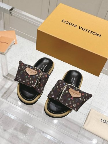 男女款 LV x TM村上隆 联名款 黑白三彩 魔术贴 钱包 面包 平底凉拖鞋原版购入开发 做货 本款 Pool Pillow Comfort 凉拖出自路易威登