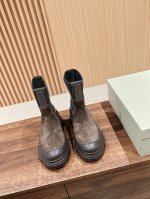 莞产 # Bc秋冬系带松紧口厚底短靴 上脚帅气舒适秋冬一定要有一双bc的战靴 Bc家的品牌鞋子设计基本没有啥logo标识 虽然结合了不同材质不同颜色，但是没有任