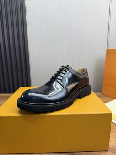 工厂Lv.男士商务休闲皮鞋，全部采用进口原版品牌皮料，只为打造更为舒适的穿着体验，鞋面：原版磨砂牛皮+进口牛皮里，原版防滑耐磨大底8-45 38.45不退换