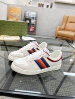 p600 G 顶级代购 古 炸街男神爆款超级完美官网新品，专柜同步发售原厂配置，意大利进口牛皮面料，高品质压花拼接复杂工艺完美复刻，舒适柔软牛皮内里鞋底：原厂特