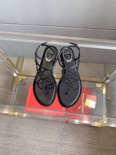 出厂价 Ren* Caovill*新款水钻蛇形平底凉鞋 仙气十足 精致闪耀 展现独特的细节与耀眼的印记～～ 鞋面进口真丝加水钻设计 内里垫脚羊皮 意大利真皮大底