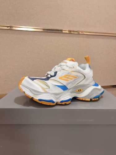 工厂价 : 巴黎5XL 正确版Balenciaga巴黎世家CARGO 23ss 走秀款 做旧工艺采用手工制作完成，每款鞋的做旧程度、擦破大小及范围具有一定的差异