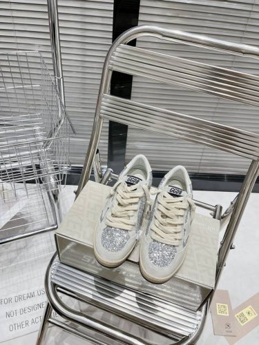 顶级版本 #限女款 ｜Golden Goose Deluxe Bran Dggdb经典情侣款小脏鞋~~火红程度上怼小白鞋，下踩各类小脏鞋！明星私服上脚示范 ×就