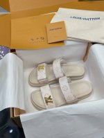 工厂价 驴家系列凉鞋lv凉鞋半拖 最新款-- Louis Vuitton 路易威登 最新时尚休闲半拖鞋～代购级当季最新潮品 众多博主纷纷种草，入购原版开模定制，