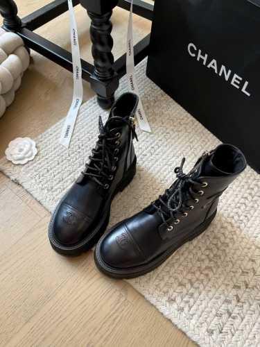 Chanel 24K新款早秋绑带短靴 顶级版本！版型超正 秋冬搭配必备单品 超重工系列！ 鞋面进口小牛皮 内里顶级混种羊皮 原版大底 码数 ：35-41 定制不