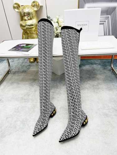 出厂价 Balmain 巴尔曼 Fw秋冬新款针织弹力靴！海外订购原版，1:1完美复刻！ 历时三个月精工打造，五金，鞋跟都是独家开模，费时费力！ 鞋面：原版定制飞