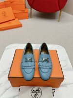Herme‘C，全网独家纯手工制作，私人高端定制，经典手工坊～～大货实拍 Royal乐福鞋，非常的经典，百搭，简约，拼色设计，上脚非常的修脚，公认的舒适度爆表。