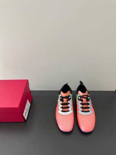 最高版本 VALENTINO 华伦天奴最新RUNBOOT时尚轻盈舒适 篮球鞋 跑步鞋 运动集于一体多功能设计男女同款同步专柜 主打精致 舒适度休闲 1:1高端打