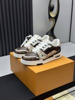 工厂直销 顶级版本 LV-路易威登-葫芦娃走秀新款空胶工艺 原版1：1开发复刻！！上脚非常舒适 奢侈用料，做工精细，中底印有欧洲制造英文字母鞋面由意大利进口小牛