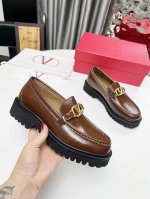 Valentino 华伦天奴 2024最火爆新款乐福鞋最新logo饰扣 与进口开边珠完美结合简直是时髦巅峰原版复刻大底：橡胶发泡大底码数：35-42#