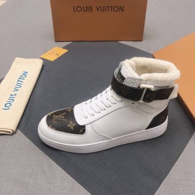 Louis Vuitton 毛里 路易威登官网最新运动休闲靴款，香港专柜同步，官网1：1打造鞋面采用进口优质牛皮搭配原版monogram面料沉稳的色调衬映男士的