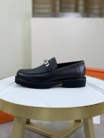 工厂价 原版发泡大底 品牌：Hermès 爱马仕 标准码：男码39-44 38、45、46可以定做 等级：官网同款 原单品质材料：原版柔软十字纹小牛皮 水染牛皮