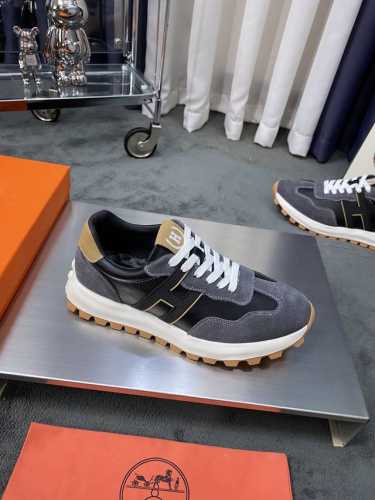 商品商标: Hermes 爱马仕 正码码数:38-44 商品材料: He*Mes 牛皮鞋面高级猪皮里垫脚，超轻tpu发泡 超高品控 做工精细：凸显 高端 贵气