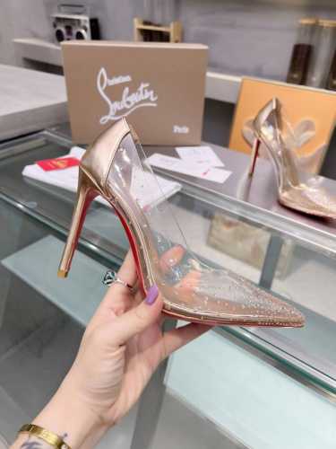ChristianLouboutin路铂廷 CL红底鞋‖ 全球限量！来自拉斯维加斯的祝福灵感来自拉斯维加斯的炫彩霓虹手工制作，精致工艺收藏级作品绝对吸睛的存在透