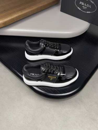 prada 普拉达 -高端品质 原单休闲运动板鞋 -鞋面：开边珠小牛皮、纳帕小牛皮、鞋身品牌金属扣件、鞋舌注塑品牌logo -内里：水染牛皮 -大底：超轻tpu