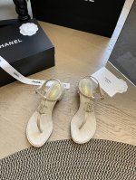 Chanel 24春夏钻扣粗跟凉鞋 上脚真的很美~通勤百搭款！ 5Cm增高 显高又不累脚 鞋面：牛皮 内里：羊皮 大底：真皮大底 码数:35-40 40不退换