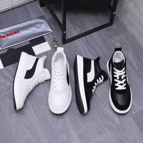 商品商标：Prada 普拉达 高帮休闲鞋正码码数: 38-45 45定做不退换商品材料：精选 牛皮拼接鞋面 猪皮内里 橡胶大底