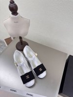 方头 经典中跟 小香 玛丽珍单鞋 P390 五金Logo 加持 舒适有范 白色小牛漆皮 手工 l 质感满满 真皮大底 设计 超舒适 Logo清晰可见 优雅 内里