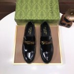 工厂 意大利顶级奢侈男鞋巨头 Gucci 古奇 全牛皮内里 新款报到原汁原味的欧式风格 赏心悦目为了让鞋子更加耐用不变形制作继续沿用传统做法 但仍然不乏创新皮质