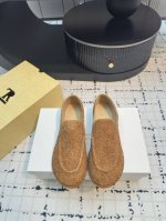 The Row_新款复古乐福鞋，第一眼看到这个鞋子就爱上了，带点复古味随意搭配都好看！各大网红博主都在穿它，前后无港宝，整个鞋子非常柔软，好穿不磨脚简约百搭款~