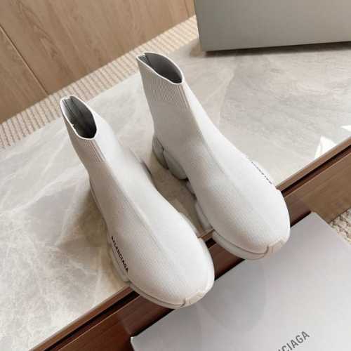顶级balenciaga巴黎世家毛线飞织靴 升级版推出speed 版本全新袜子鞋原厂货 绝非通版 袜子部分可以把脚背和脚踝完全包裹起来， 鞋面是原版飞织一体成型