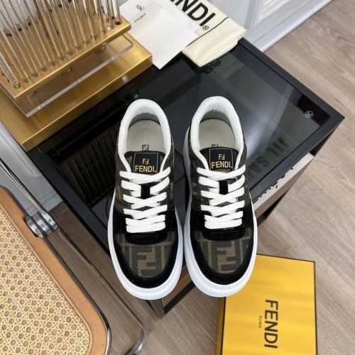 高版本fendi 芬迪 2024 Fd家专柜最新厚底板鞋休闲鞋系列 Fd Match 原版购入 一比一复刻 经典升级皮面 魔术贴设计师kim Jones打造的首